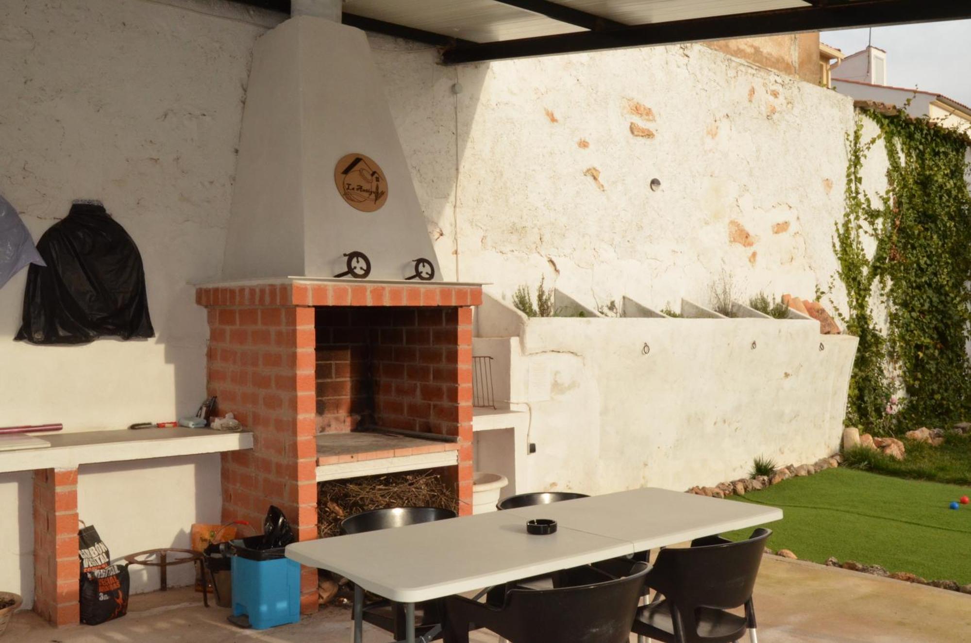 فيلا La Antigua, Casa Centrica, Amplio Patio, Piscina Y Barbacoa Campillo de Altobuey المظهر الخارجي الصورة